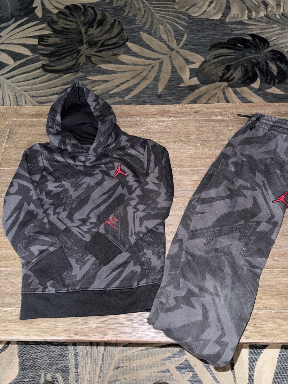 Kids Boys Jordan Black & Gray Geometric Knit Hoodie and Joggers Set M/8